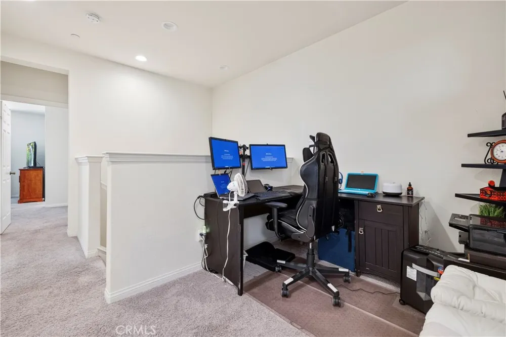 14609 W Del Playa Panorama City, CA 91402