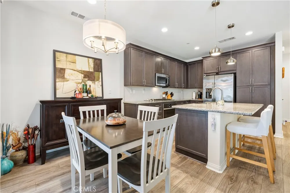 14609 W Del Playa Panorama City, CA 91402