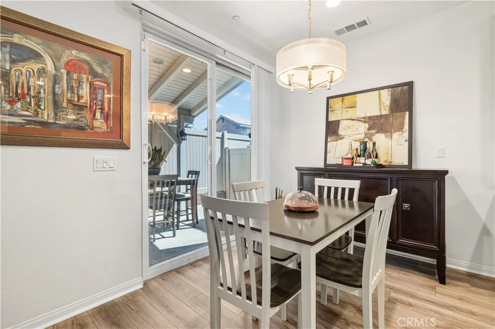14609 W Del Playa Panorama City, CA 91402