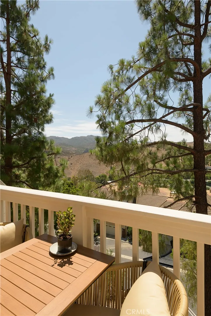 3317 View Pointe Drive Westlake Village, CA 91361