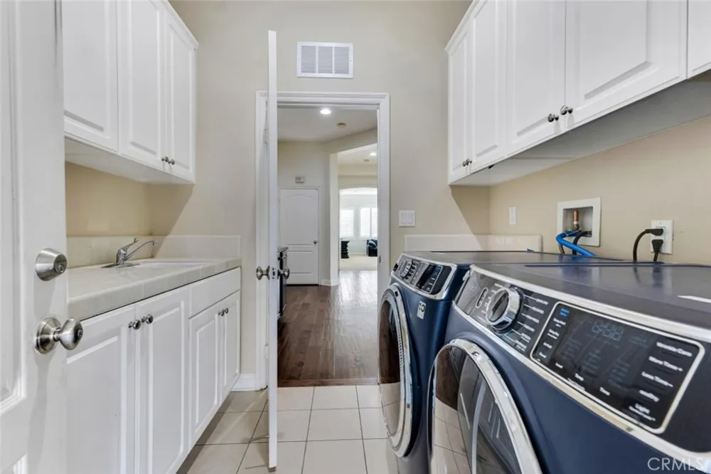 12826 Via Donatello Porter Ranch, CA 91326