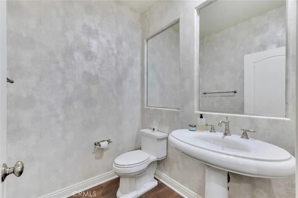 12826 Via Donatello Porter Ranch, CA 91326