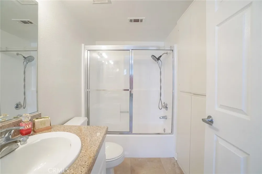 5510 Owensmouth Avenue #209 Woodland Hills, CA 91367