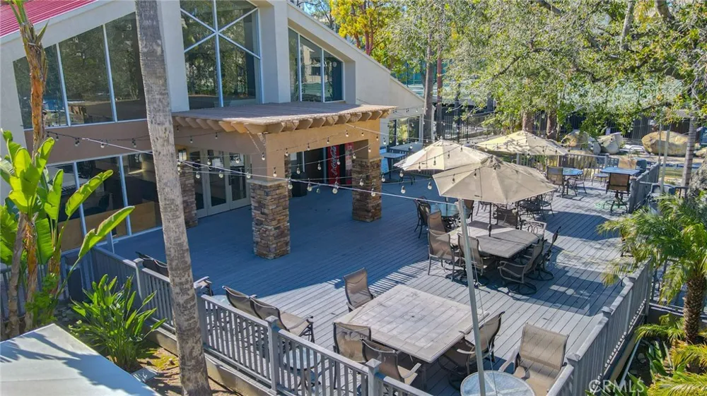 5510 Owensmouth Avenue #209 Woodland Hills, CA 91367