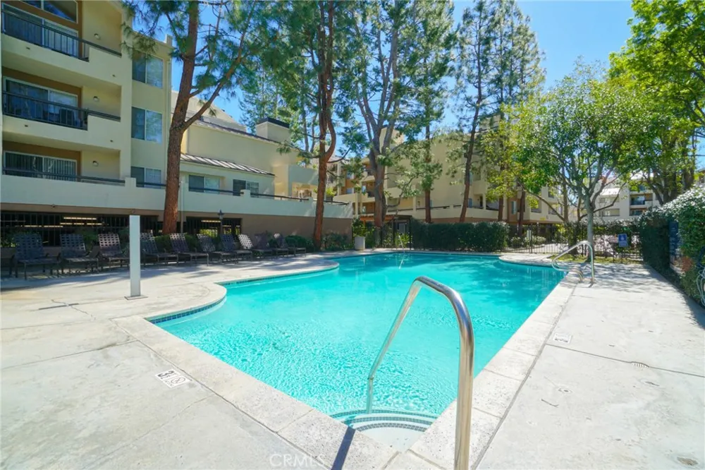 5510 Owensmouth Avenue #209 Woodland Hills, CA 91367