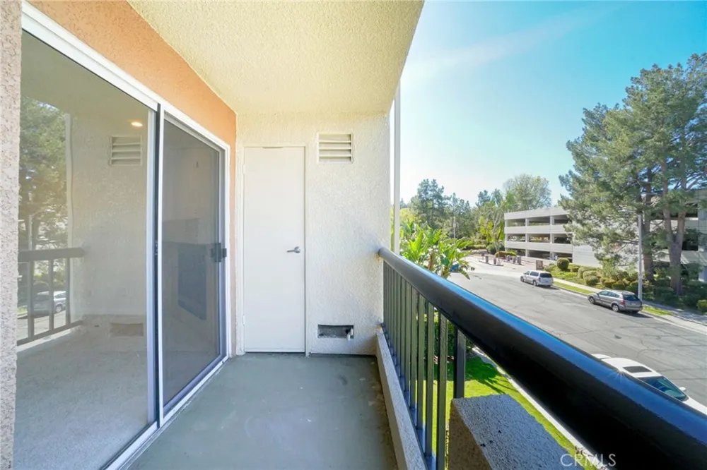 5510 Owensmouth Avenue #209 Woodland Hills, CA 91367