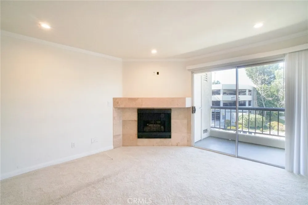 5510 Owensmouth Avenue #209 Woodland Hills, CA 91367