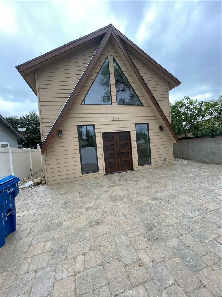 18815 Hart Street Reseda, CA 91335