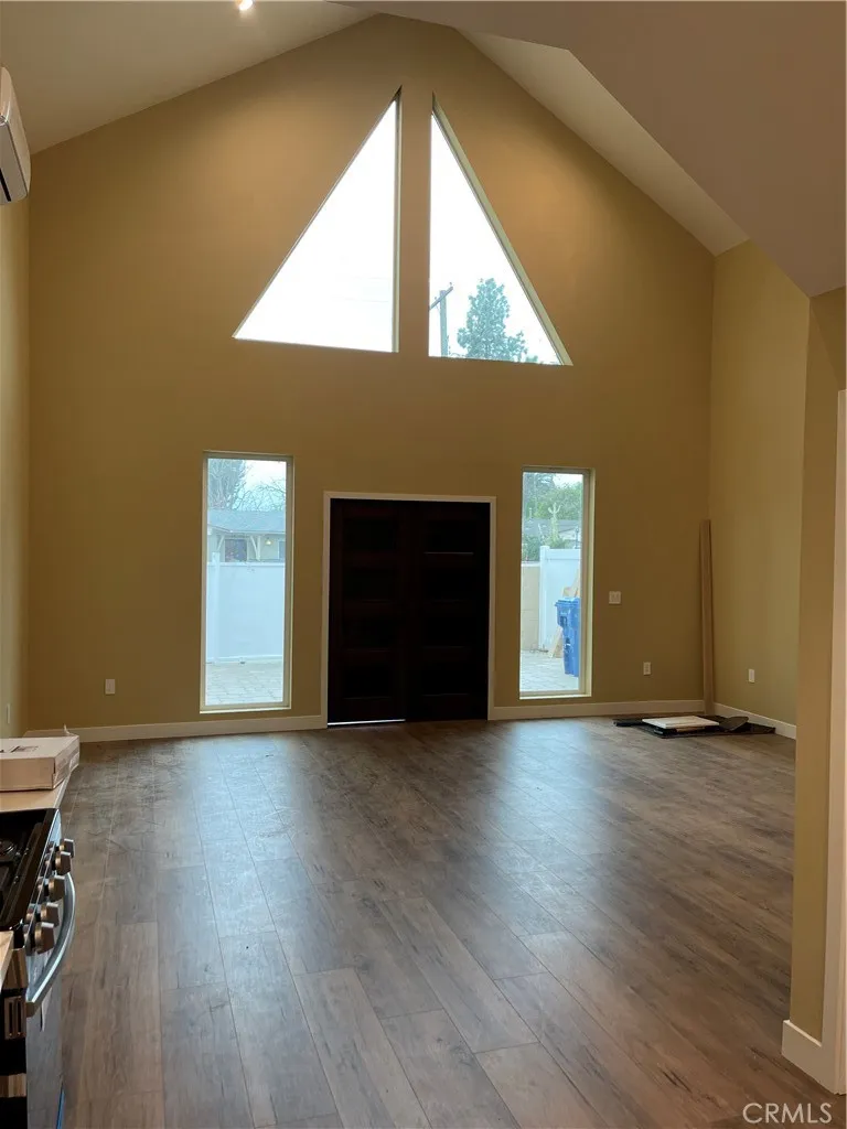 18815 Hart Street Reseda, CA 91335