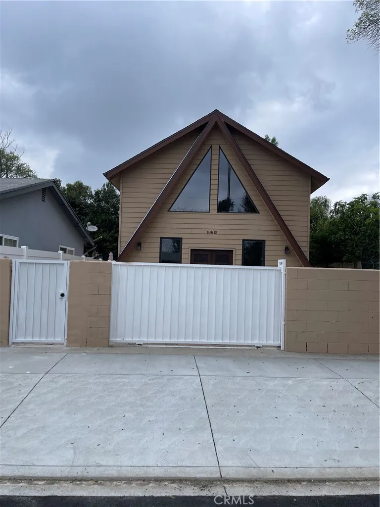 18815 Hart Street Reseda, CA 91335
