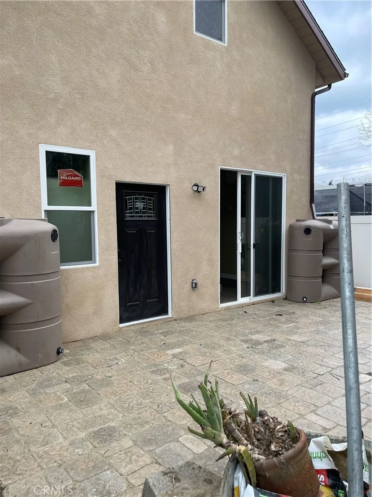 18815 Hart Street Reseda, CA 91335