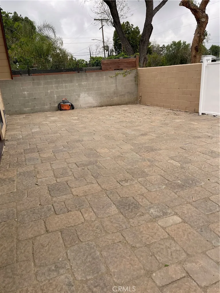 18815 Hart Street Reseda, CA 91335