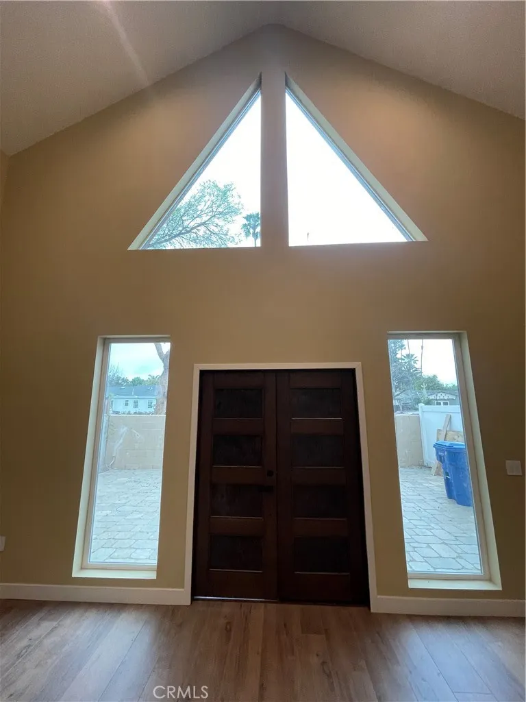 18815 Hart Street Reseda, CA 91335