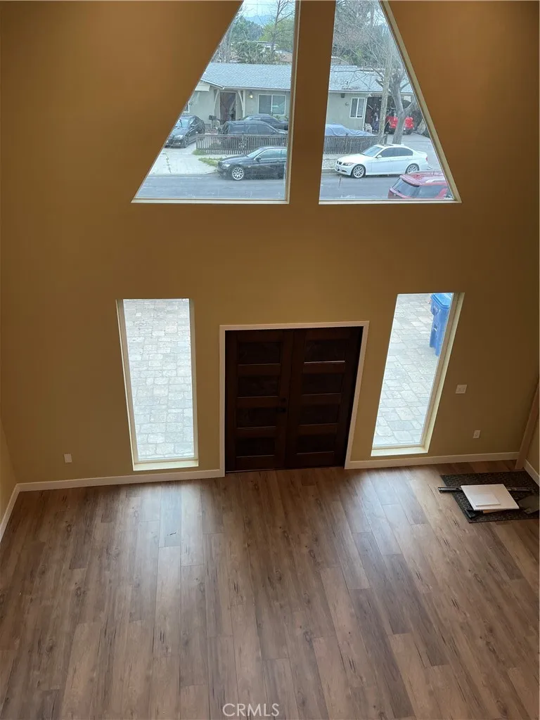 18815 Hart Street Reseda, CA 91335