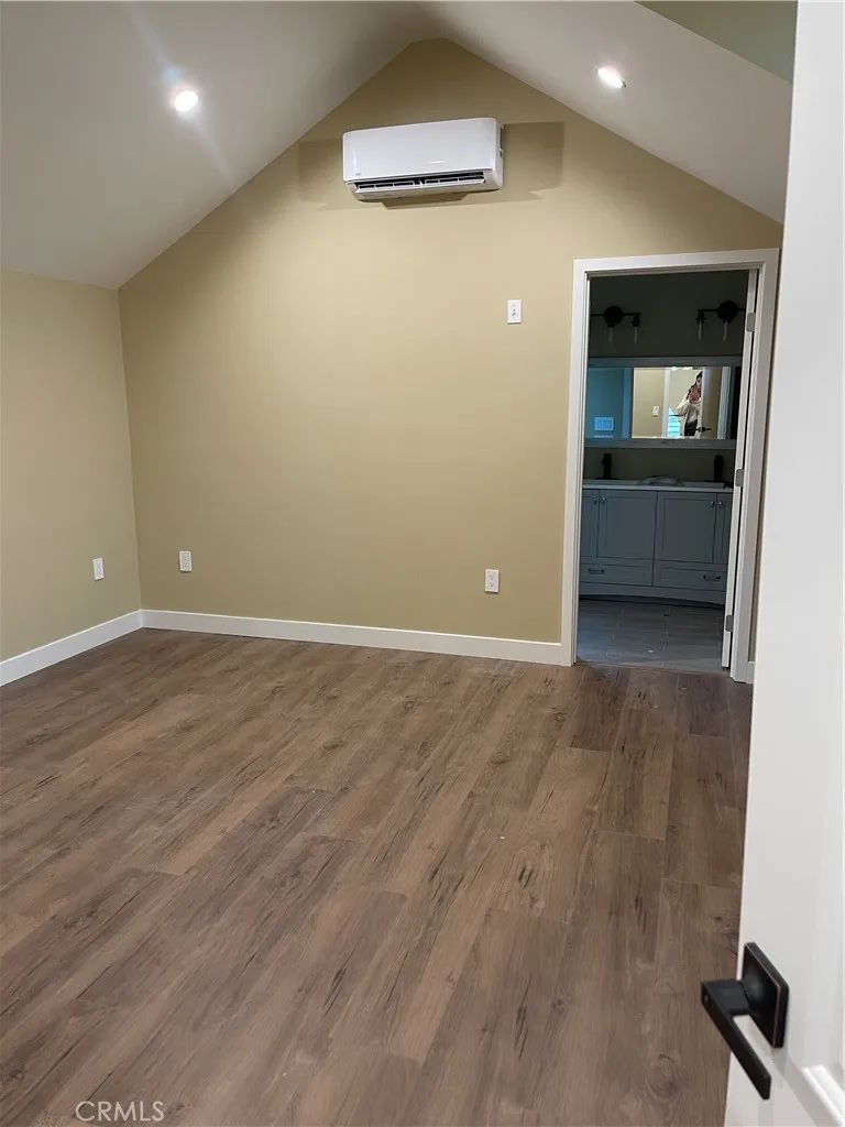 18815 Hart Street Reseda, CA 91335