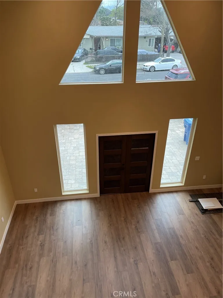 18815 Hart Street Reseda, CA 91335