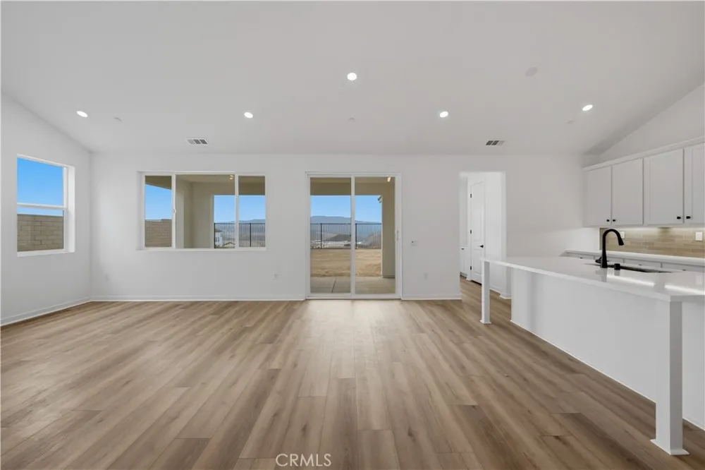 28520 Wildflower Terrace Castaic, CA 91384