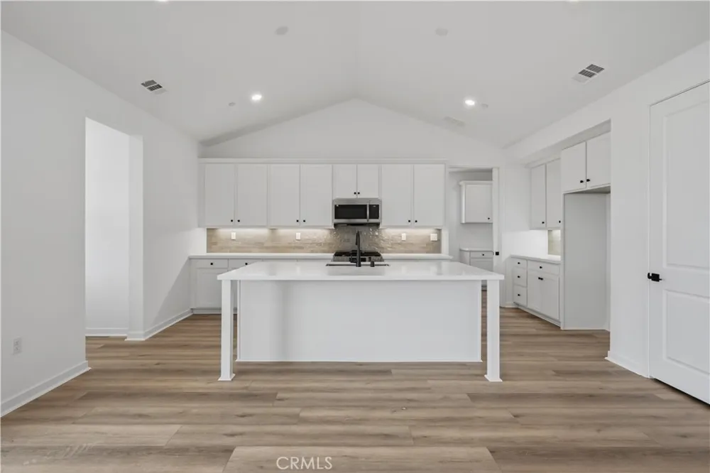 28520 Wildflower Terrace Castaic, CA 91384