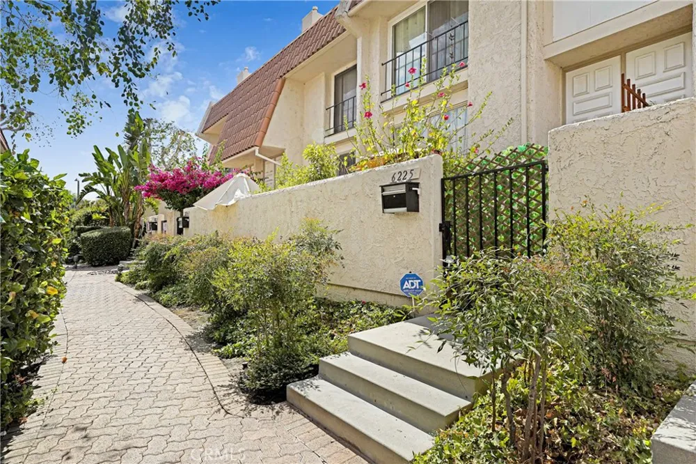 6225 Nita Avenue Woodland Hills, CA 91367