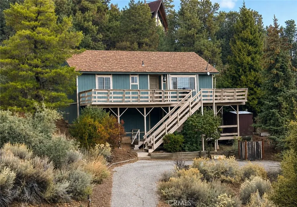 1913 Pioneer Way Pine Mountain Club, CA 93222