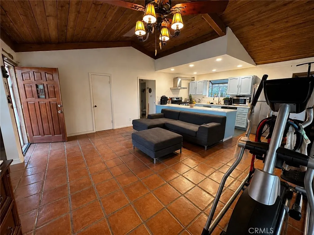 1913 Pioneer Way Pine Mountain Club, CA 93222