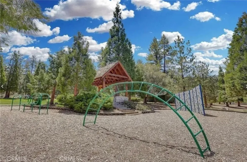1913 Pioneer Way Pine Mountain Club, CA 93222