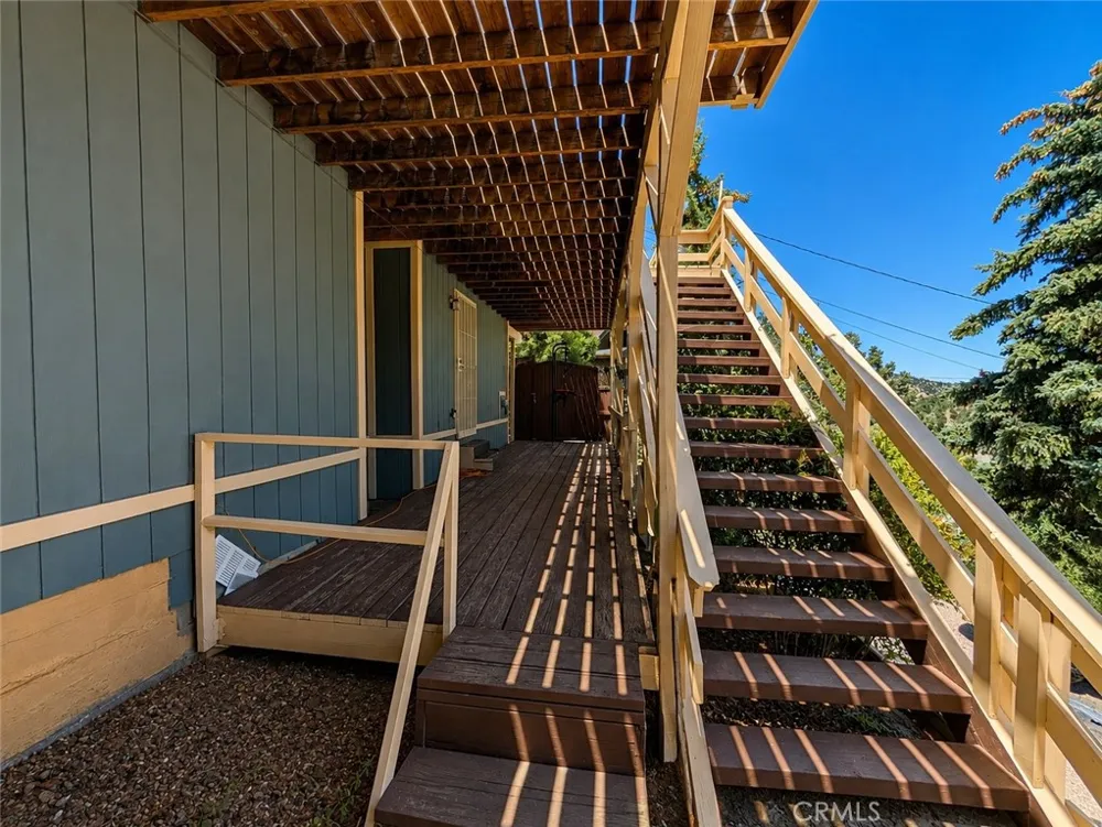 1913 Pioneer Way Pine Mountain Club, CA 93222