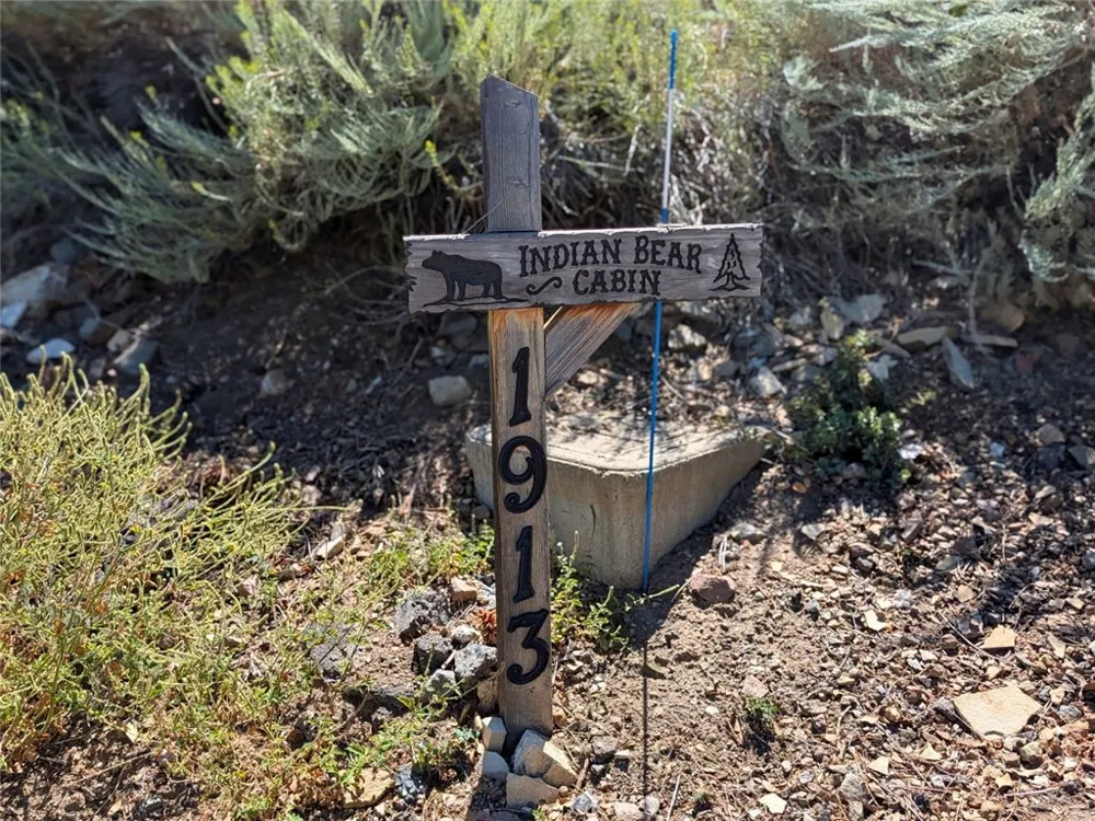 1913 Pioneer Way Pine Mountain Club, CA 93222