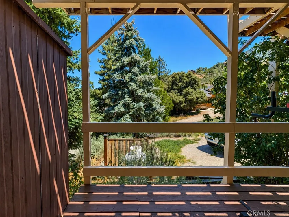1913 Pioneer Way Pine Mountain Club, CA 93222