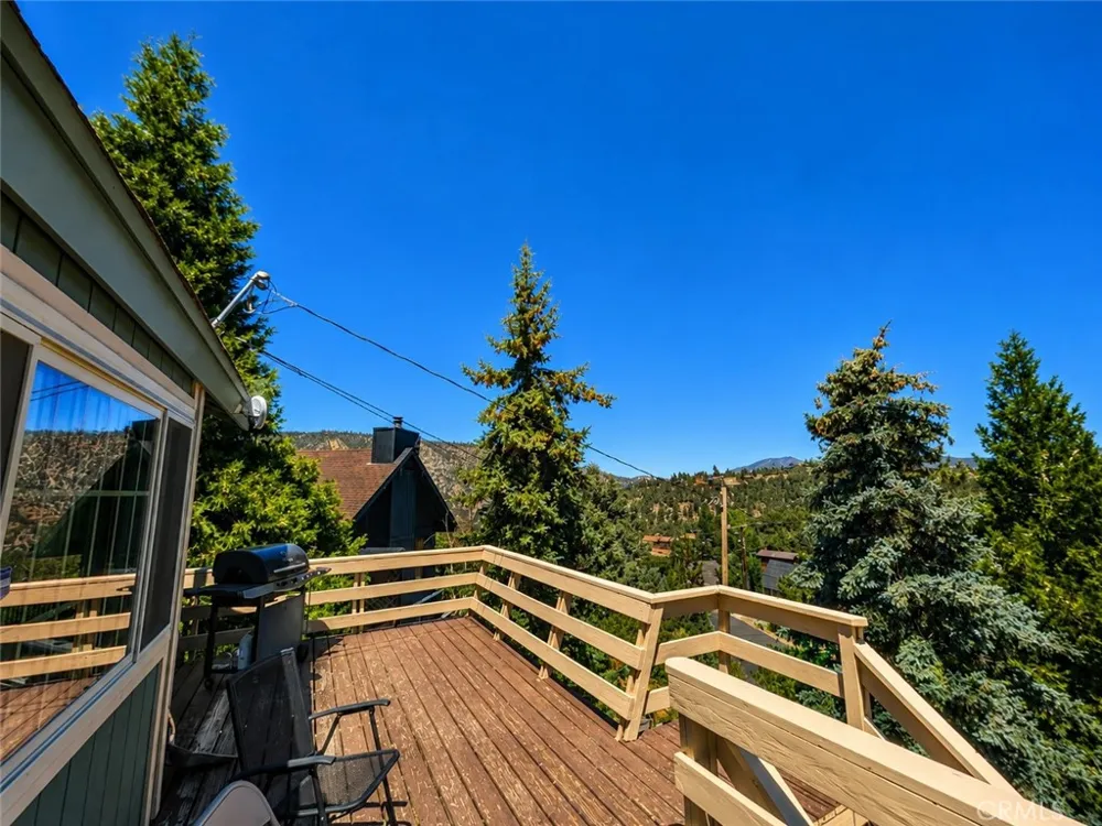 1913 Pioneer Way Pine Mountain Club, CA 93222