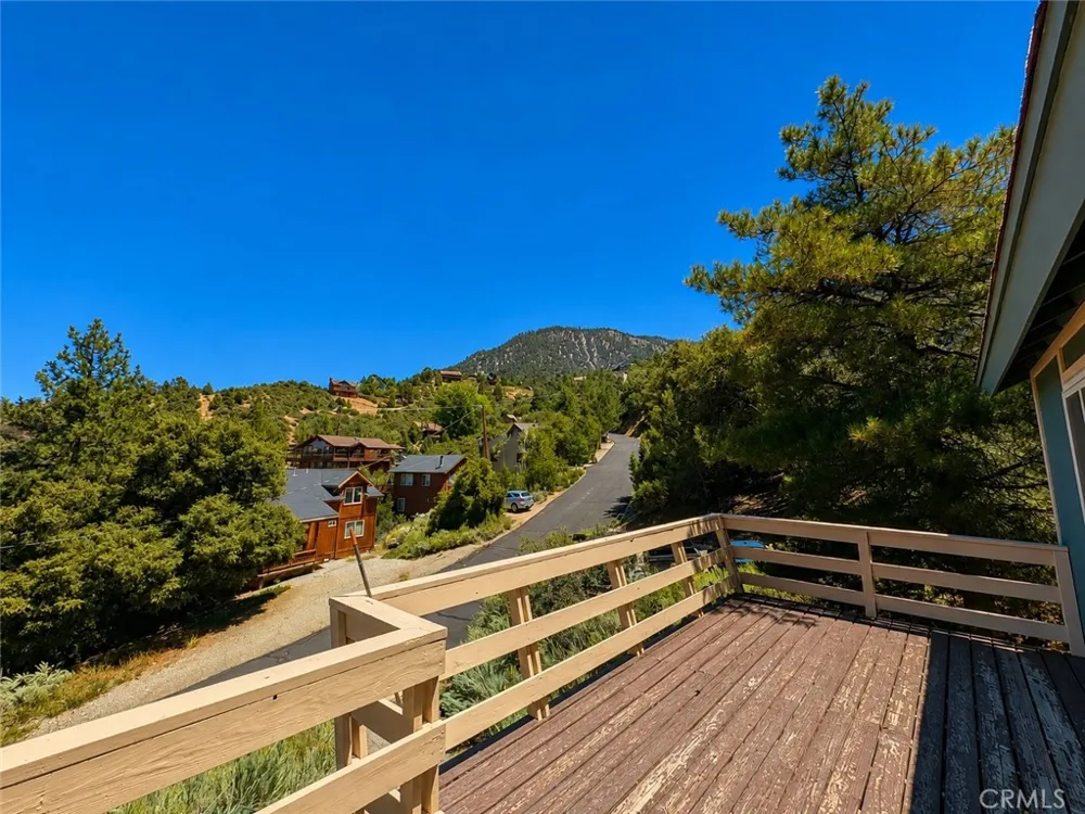 1913 Pioneer Way Pine Mountain Club, CA 93222