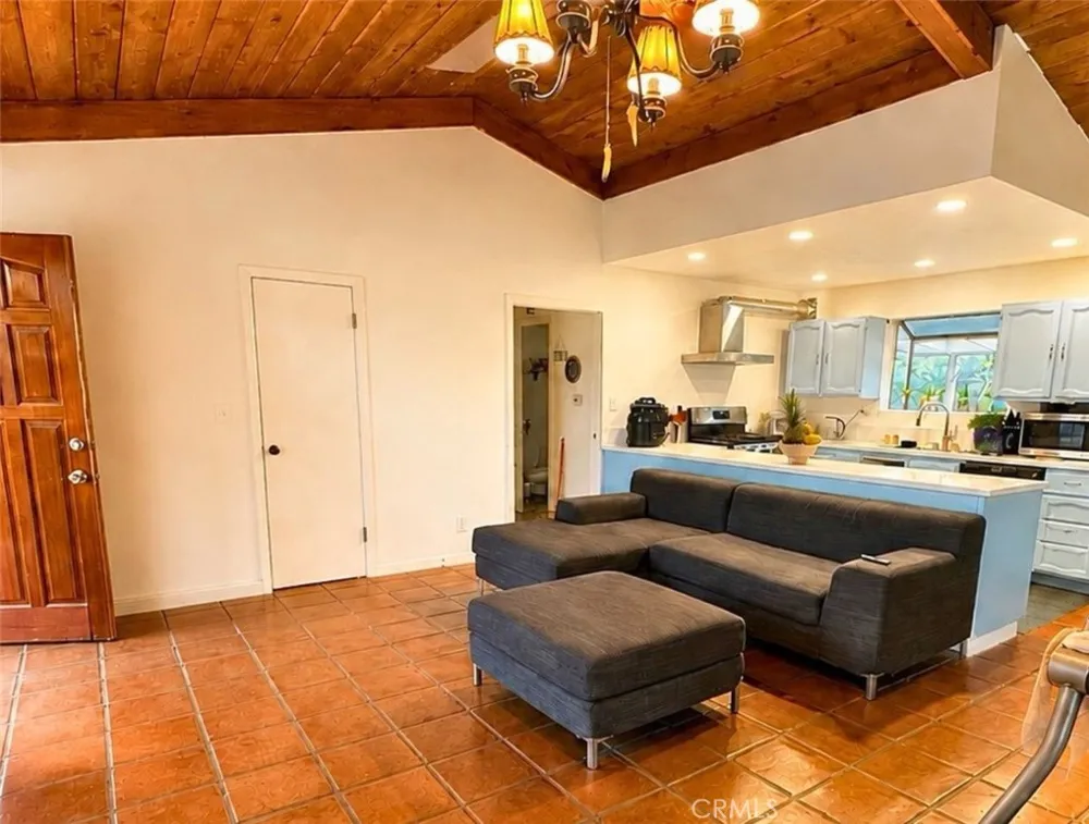 1913 Pioneer Way Pine Mountain Club, CA 93222