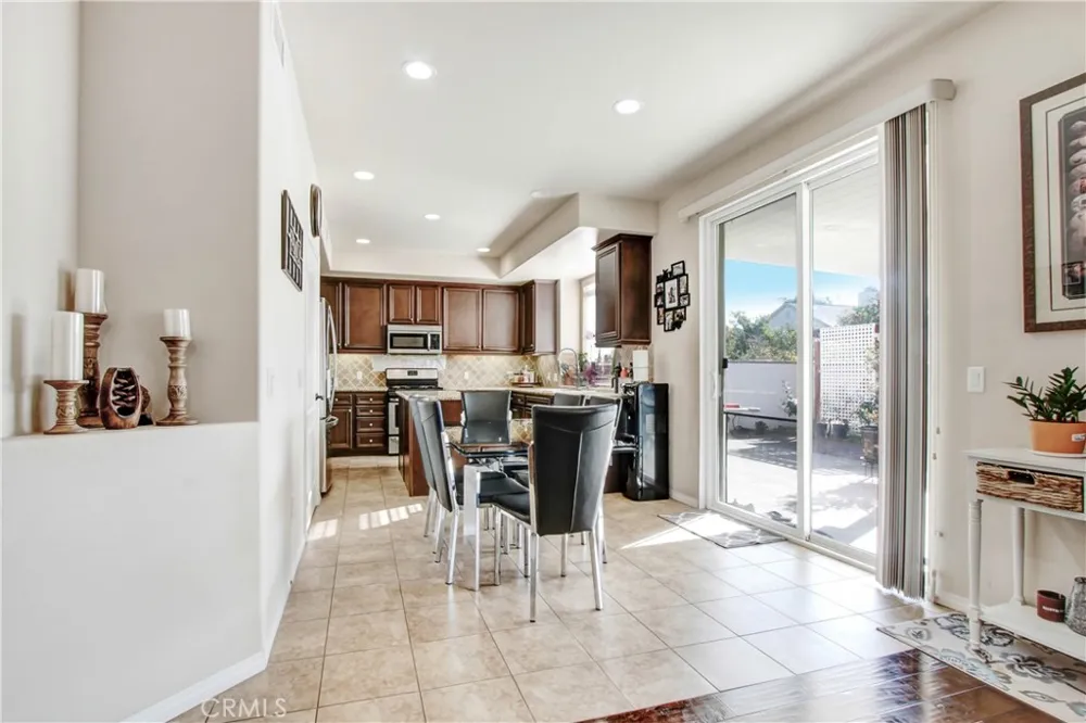 20724 Napa Winnetka, CA 91306