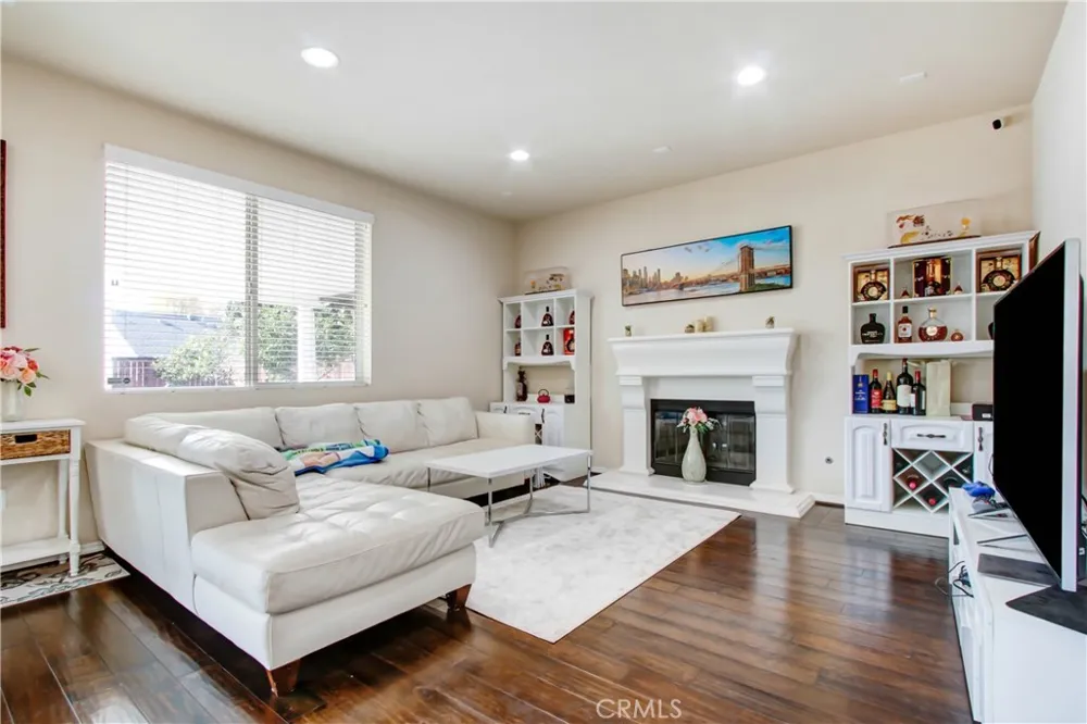 20724 Napa Winnetka, CA 91306