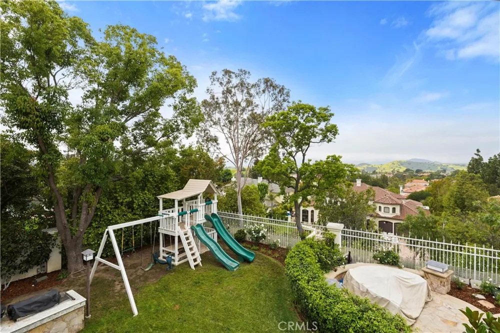 25418 Cumberland Calabasas, CA 91302