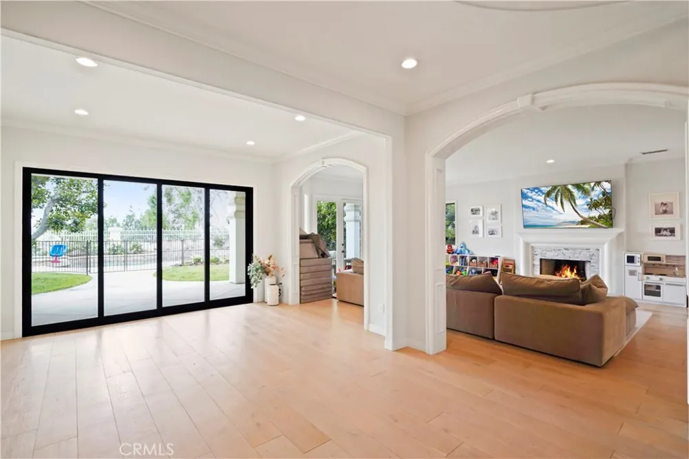 25418 Cumberland Calabasas, CA 91302