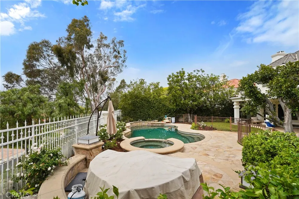 25418 Cumberland Calabasas, CA 91302