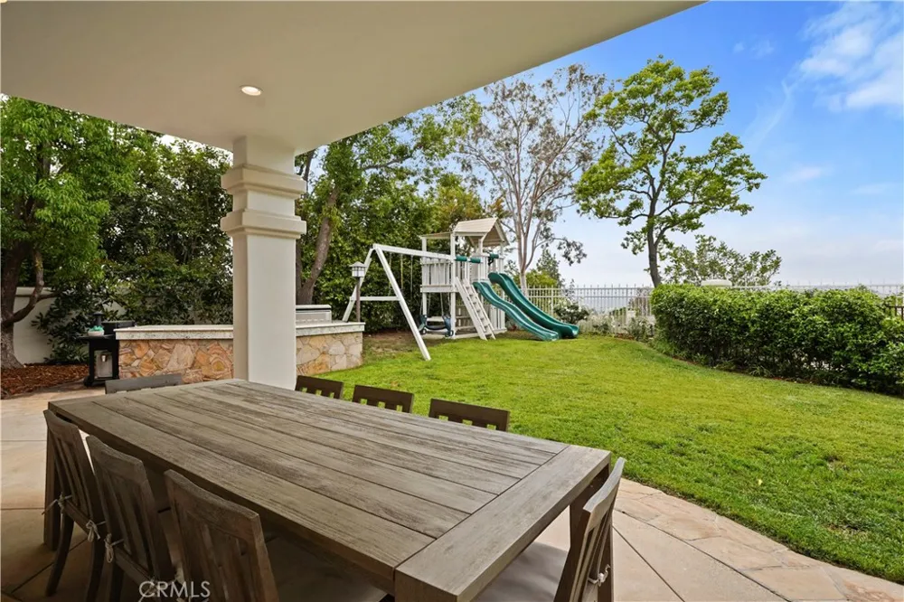 25418 Cumberland Calabasas, CA 91302