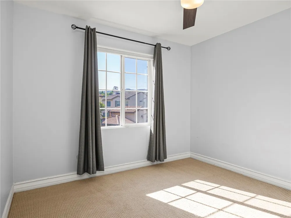 28911 Mirada Circulo Valencia, CA 91354