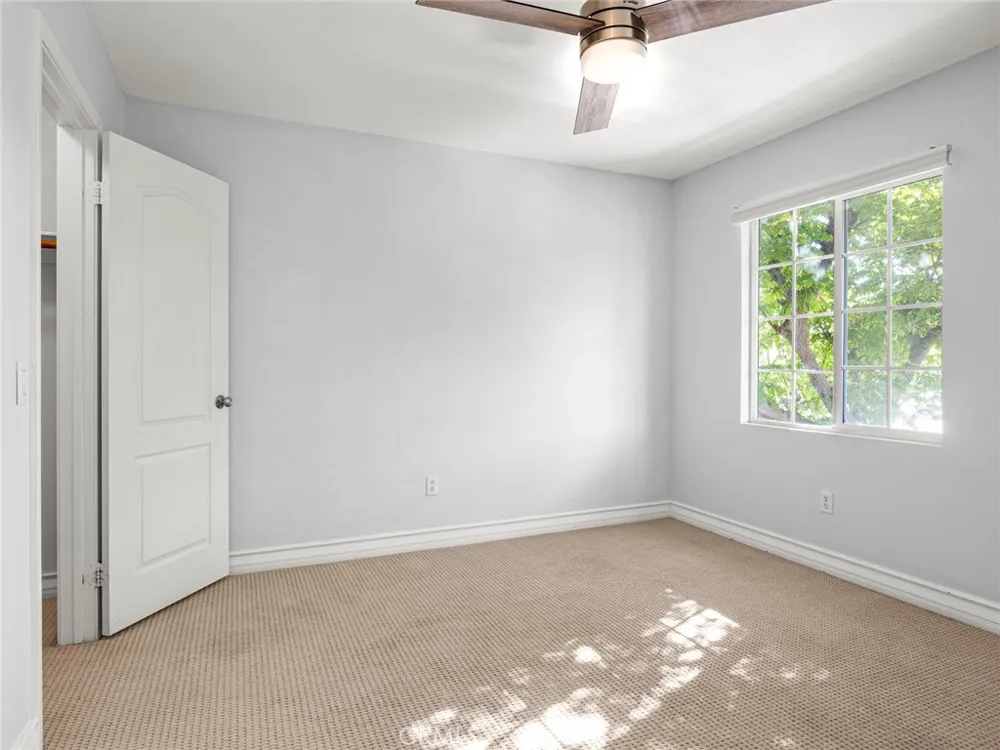 28911 Mirada Circulo Valencia, CA 91354