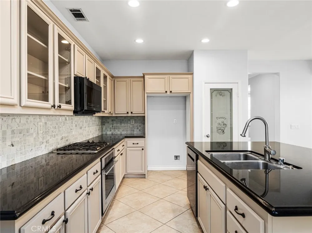 28911 Mirada Circulo Valencia, CA 91354