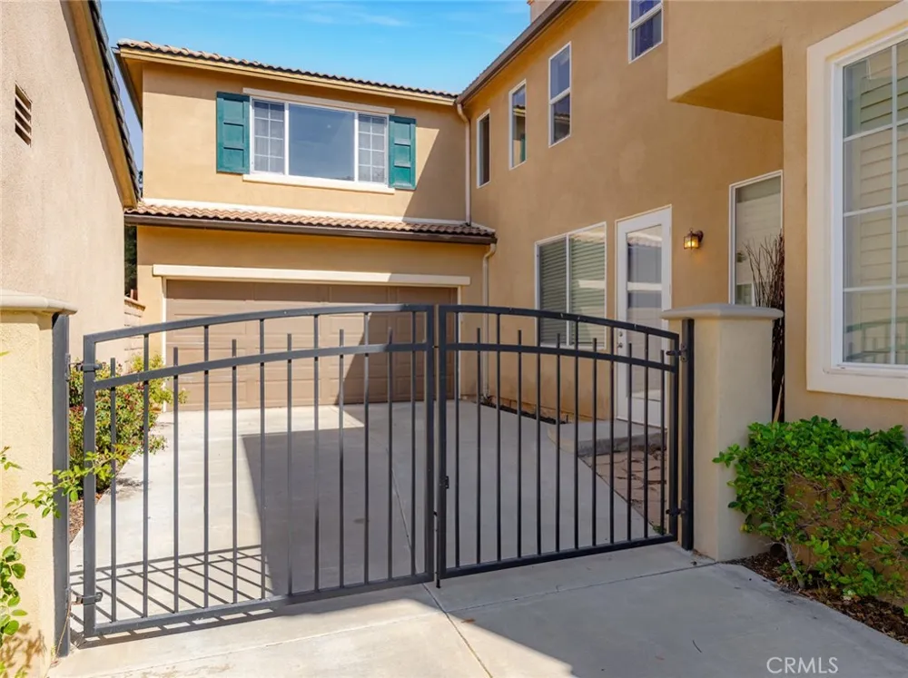 28911 Mirada Circulo Valencia, CA 91354