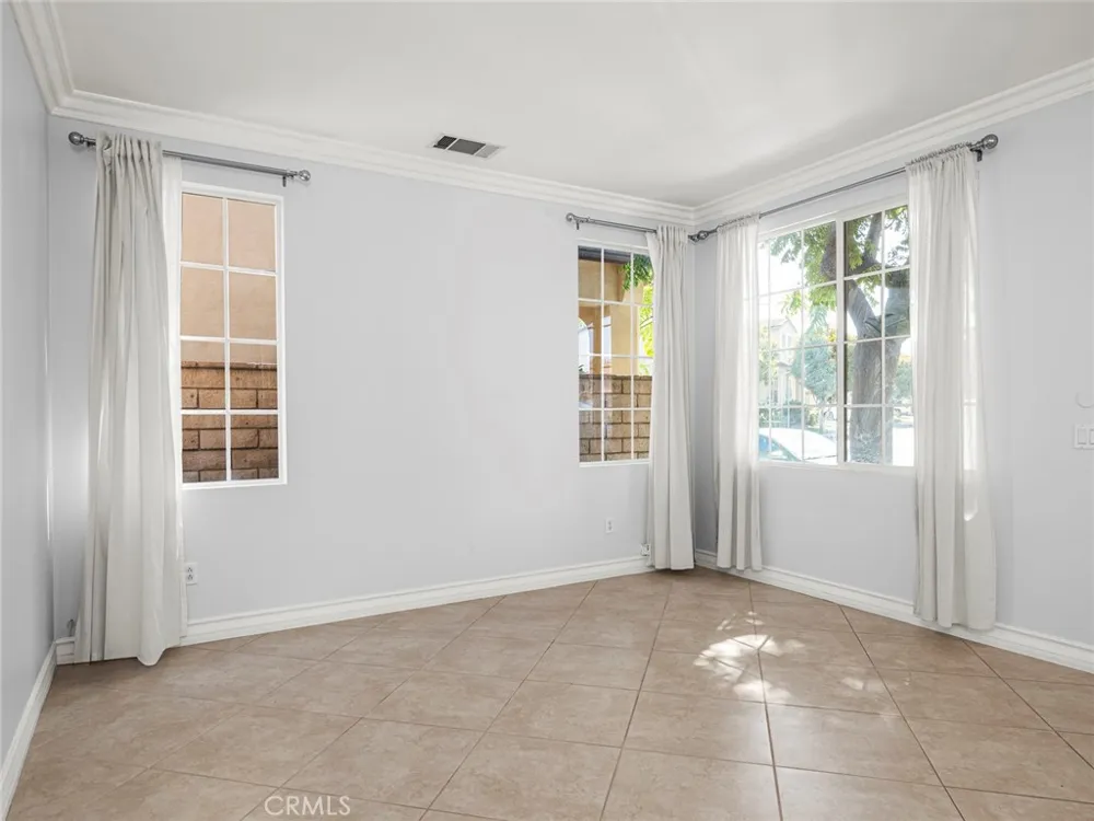 28911 Mirada Circulo Valencia, CA 91354