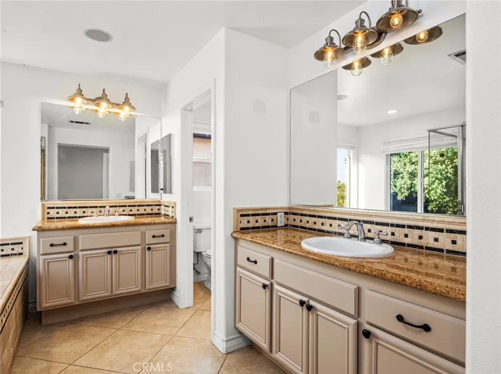 28911 Mirada Circulo Valencia, CA 91354