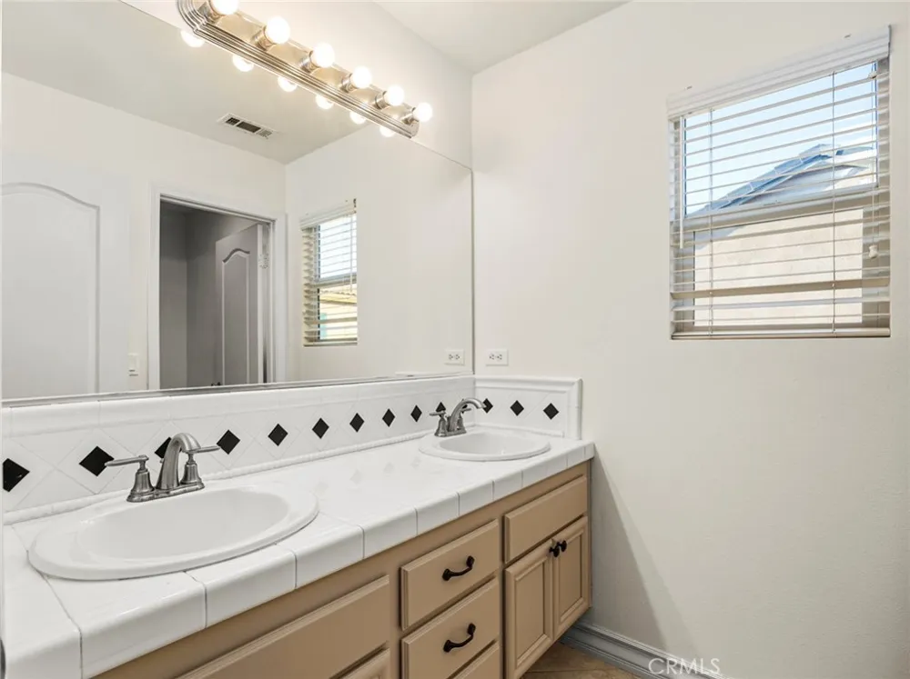 28911 Mirada Circulo Valencia, CA 91354