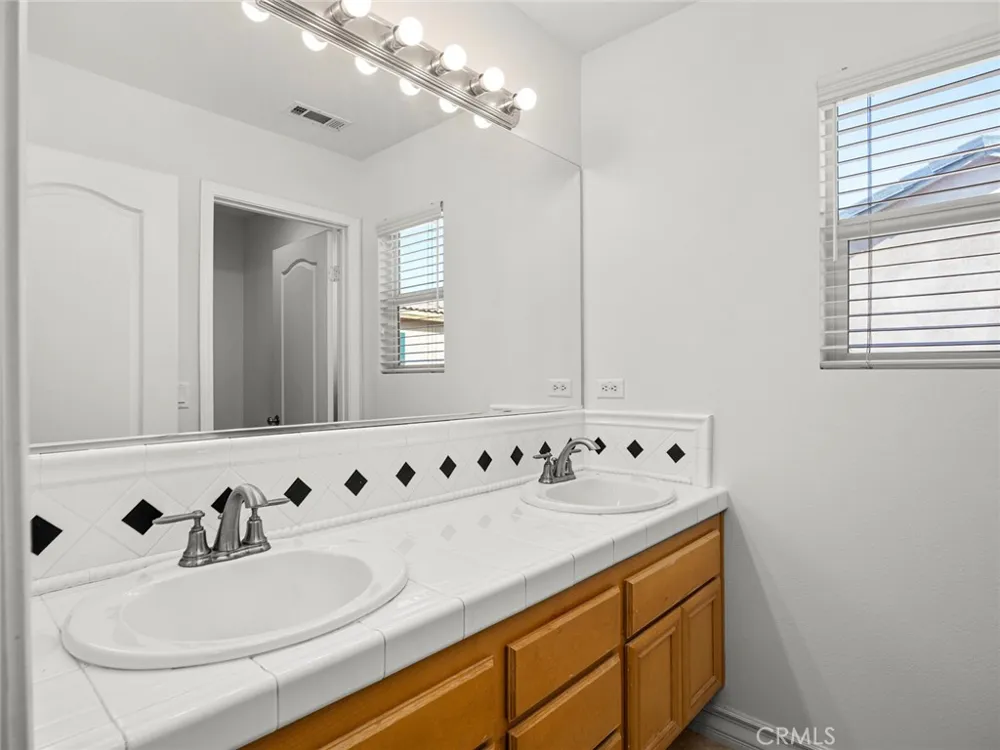 28911 Mirada Circulo Valencia, CA 91354