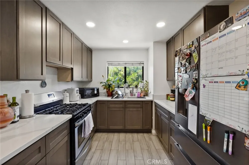 12454 Ralston #6 Sylmar, CA 91342