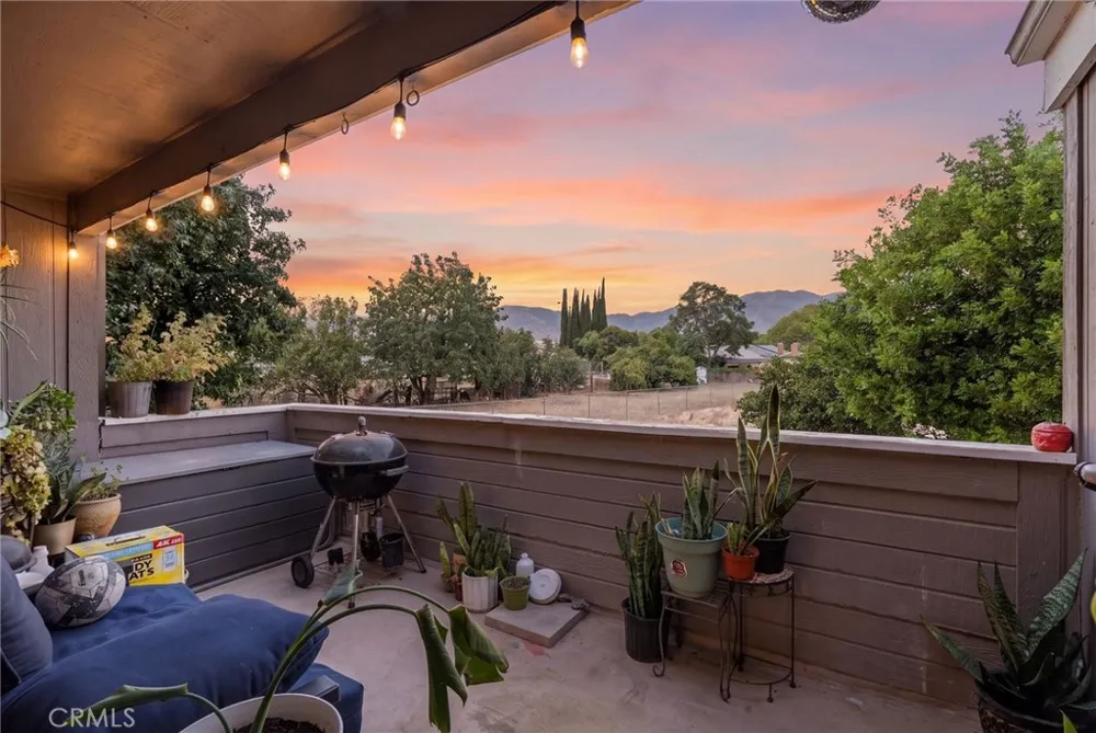 12454 Ralston #6 Sylmar, CA 91342