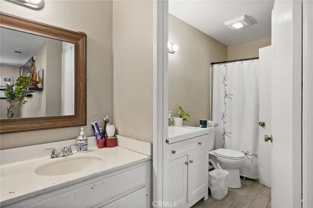 12454 Ralston #6 Sylmar, CA 91342