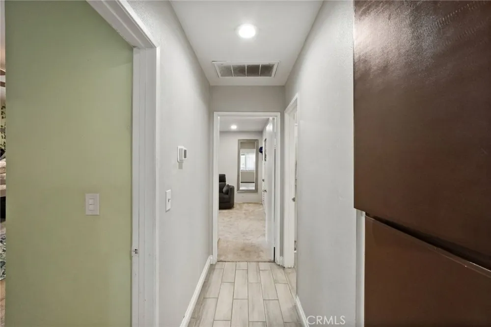 12454 Ralston #6 Sylmar, CA 91342
